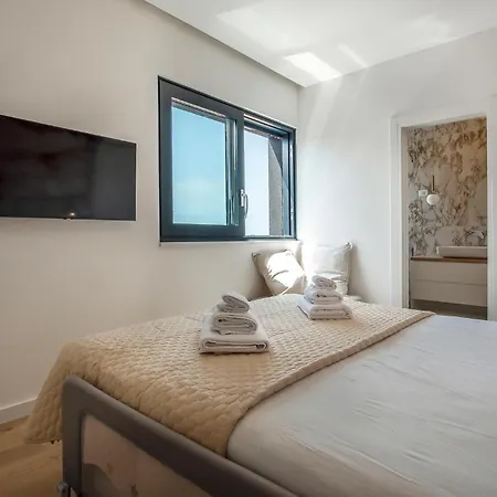 2 Bedroom Amazing In Holiday home *