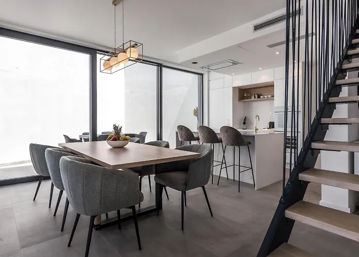 2 Bedroom Stunning In