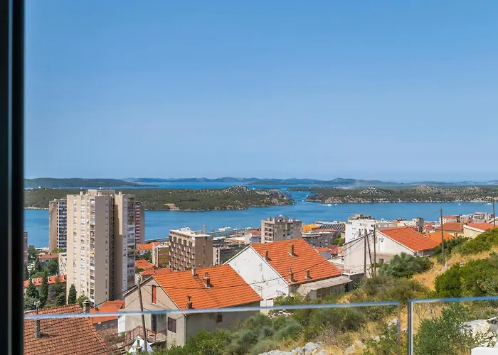 Vikendica 2 Bedroom Stunning In Sibenik