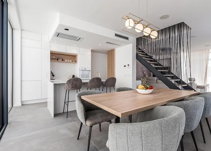 Vikendica 2 Bedroom Stunning In *