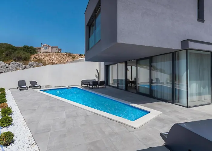 Vikendica 2 Bedroom Stunning In *